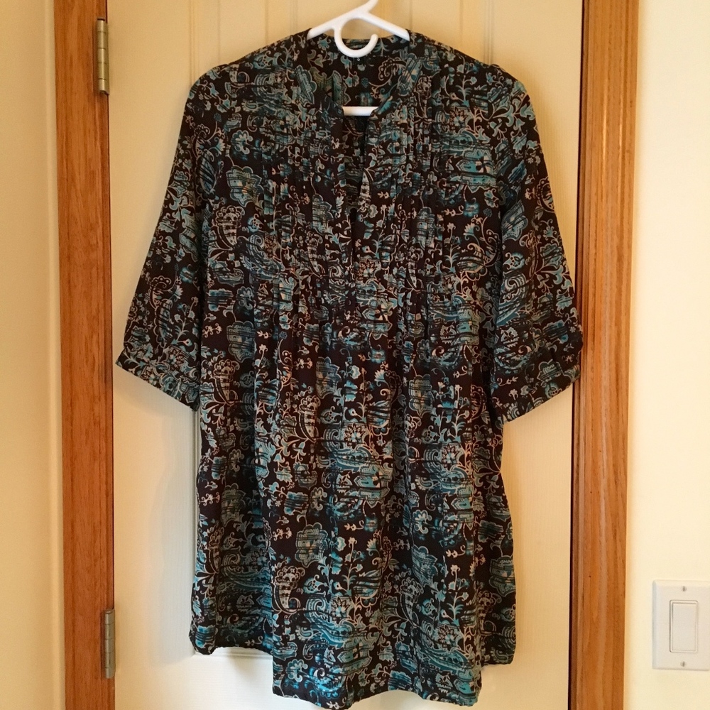tunic length top. 3/4 sleeve